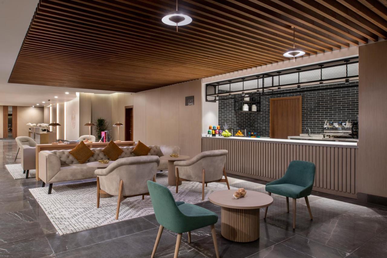 Swissotel Living Джедда Экстерьер фото The lounge at the airport