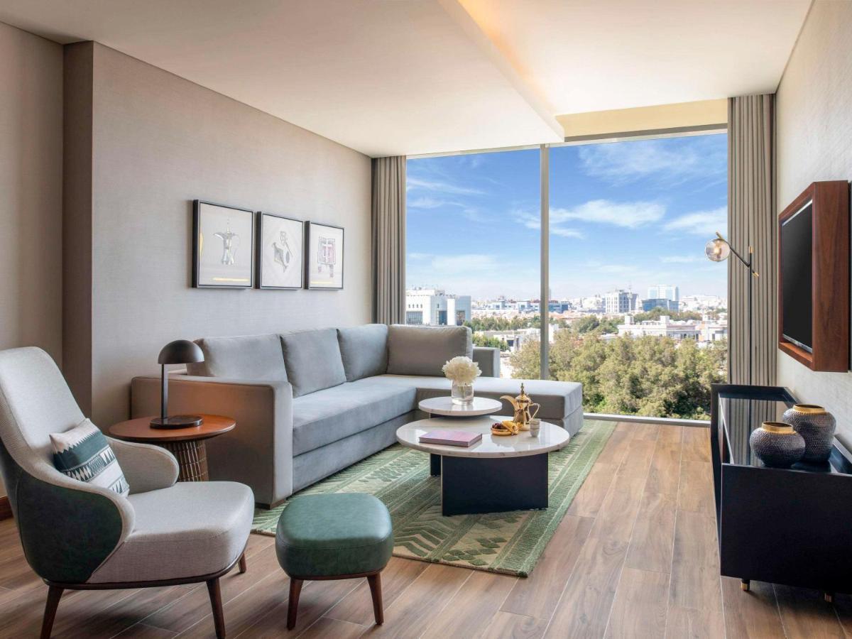 Swissotel Living Джедда Экстерьер фото Living room